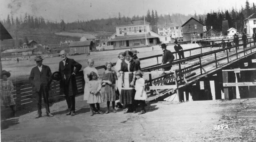 Families gathered on the old Silverdale dock, early twentieth century